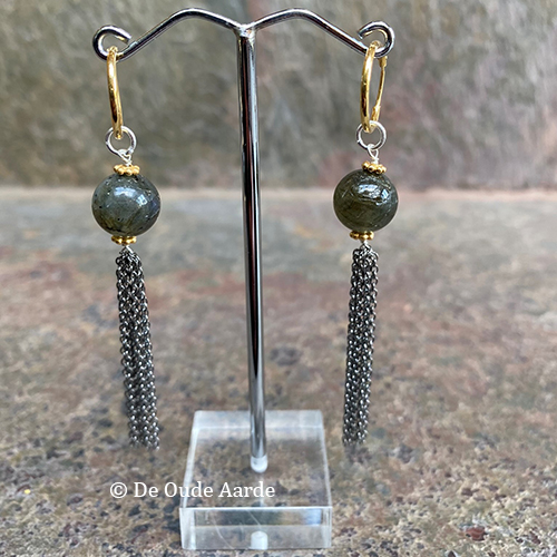 Labradoriet - oorhangers met kwastje