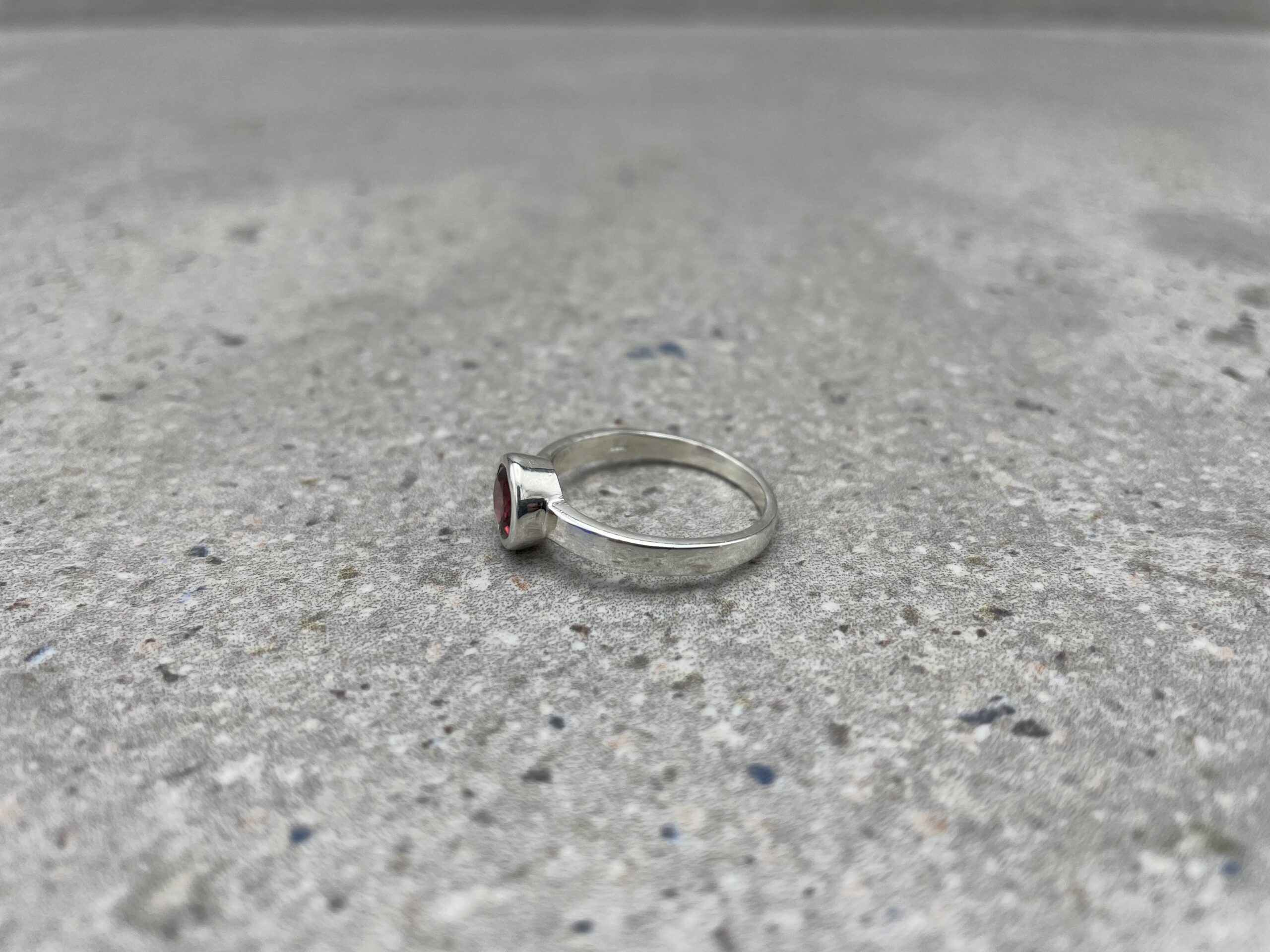 Ring - Granaat - facet - Afbeelding 3