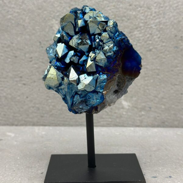 Op standaard - Titanium coated Amethist #4