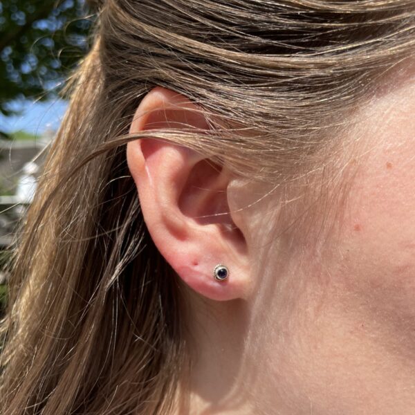 Oorstekers - rond - Amethist