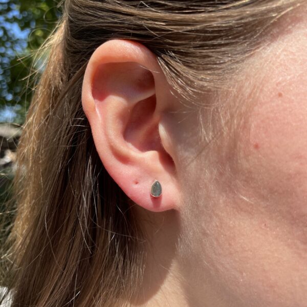 Oorstekers - druppel - Labradoriet