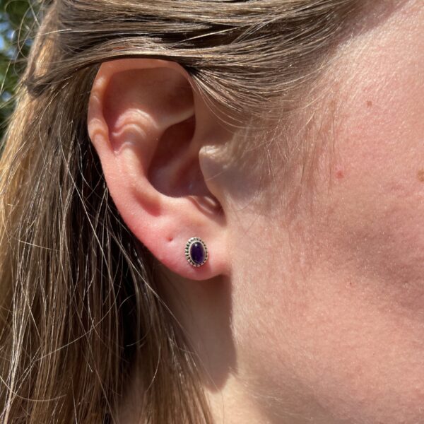 Oorstekers - ovaal - Amethist