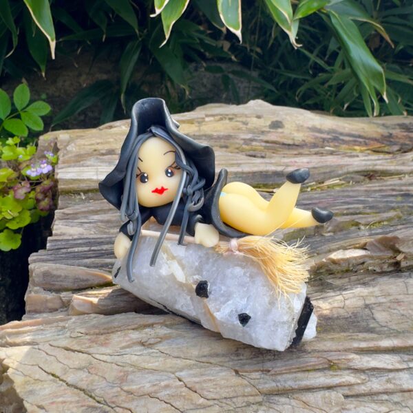 Heks op Toermalijnkwarts #5