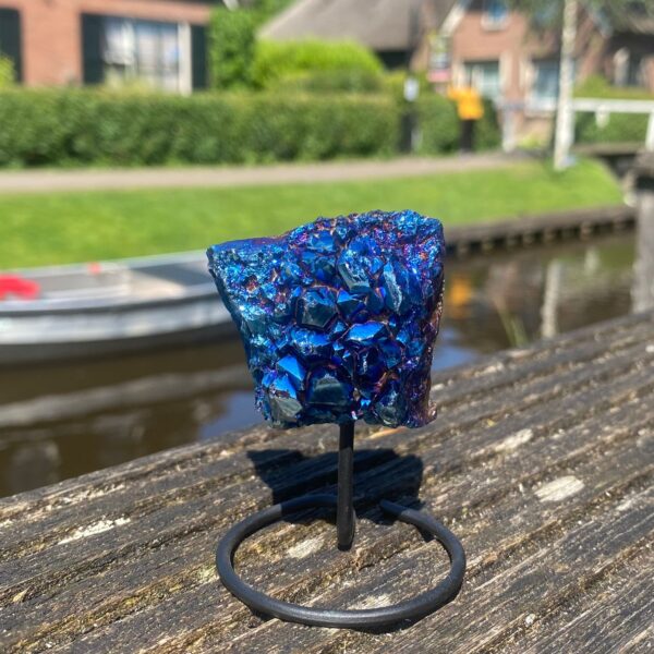 Op standaard - Amethist blue coated mini #17