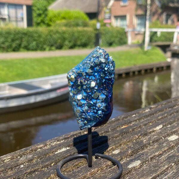 Op standaard - Amethist blue coated mini #19